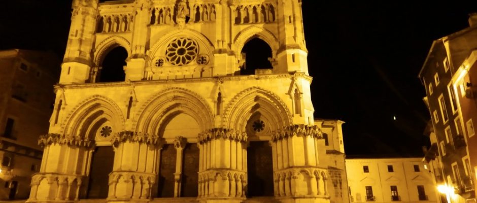 Visita Encanto Nocturno con Catedral - Cuenca Guiada
