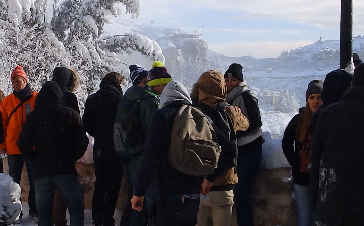 Cuenca nevada durante visita guiada