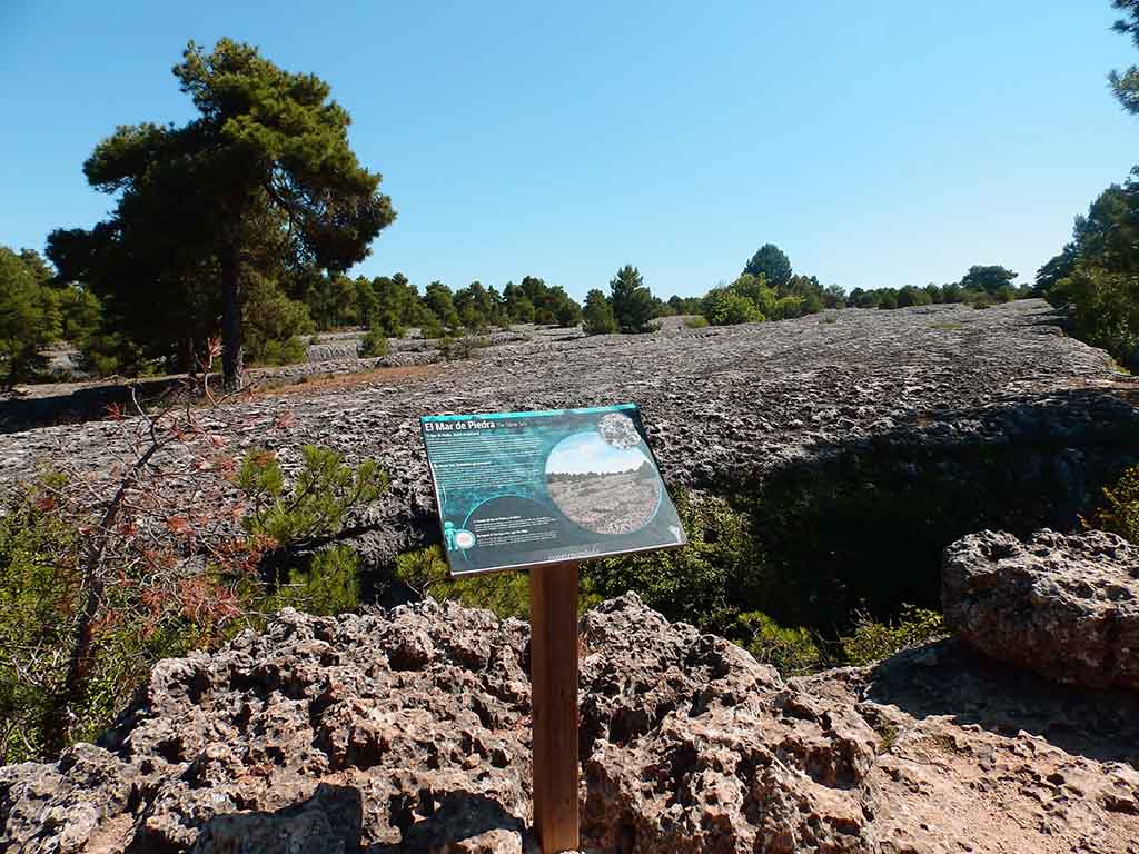 Ciudad Encantada Grupos con el Mar de Piedra